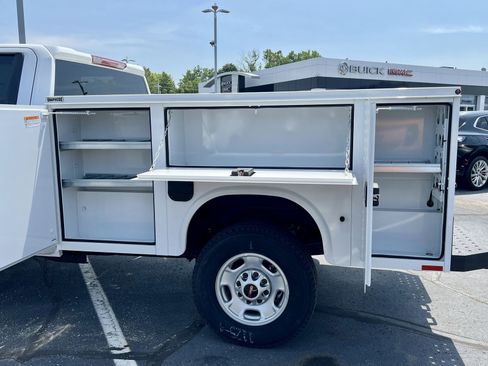 New 2025 GMC Sierra 2500 Pro w/ Convenience Package AWD/4WD image 28