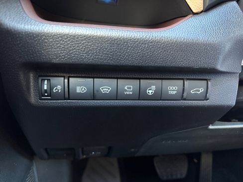 New 2025 Toyota RAV4 Limited image 19