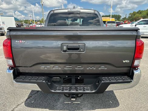 Used 2019 Toyota Tacoma SR5 image 5