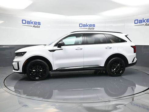 Certified 2023 Kia Sorento SX image 5