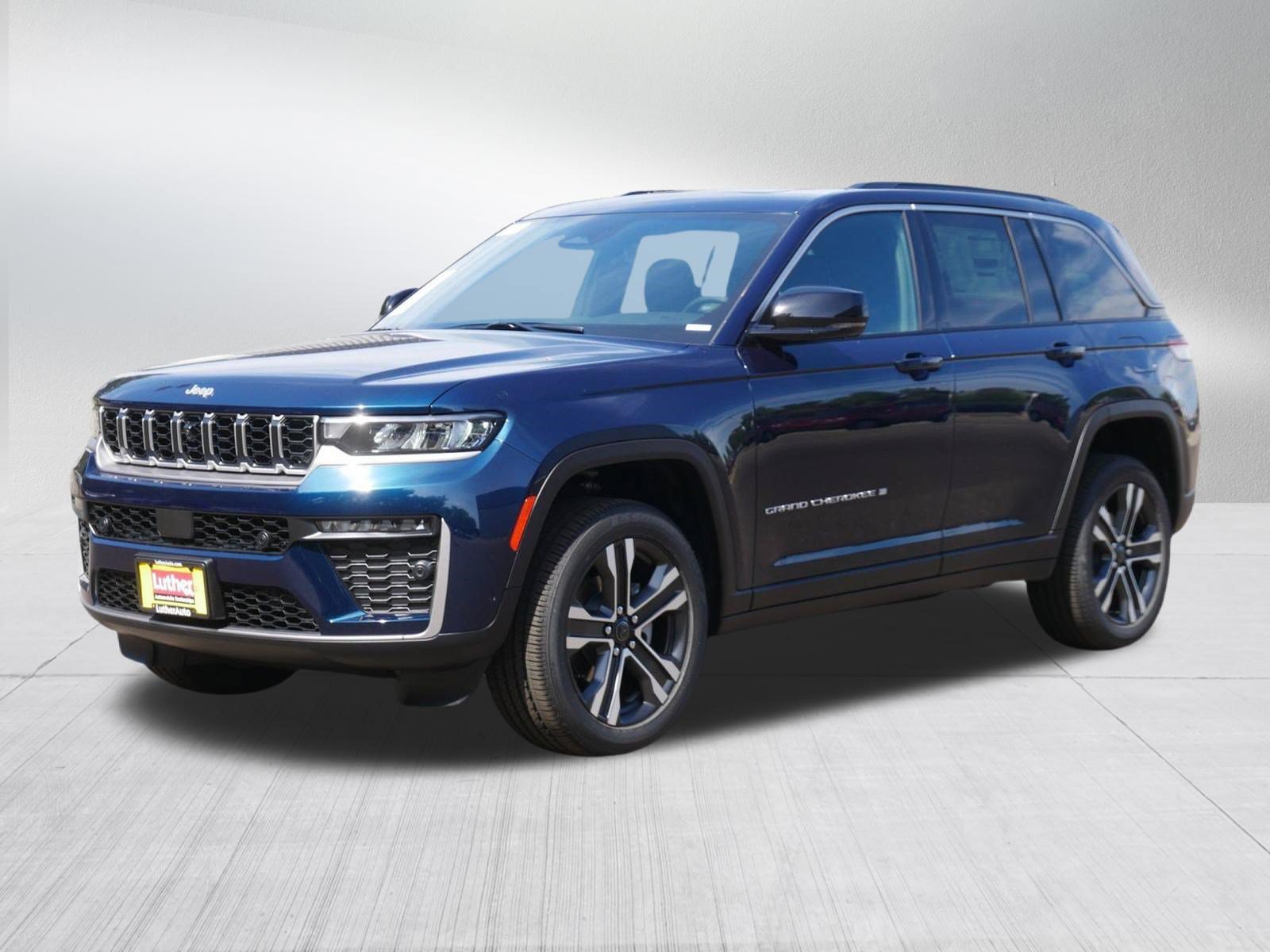 New 2027 Jeep Grand Cherokee Limited w/ Technology Group II AWD/4WD image 3