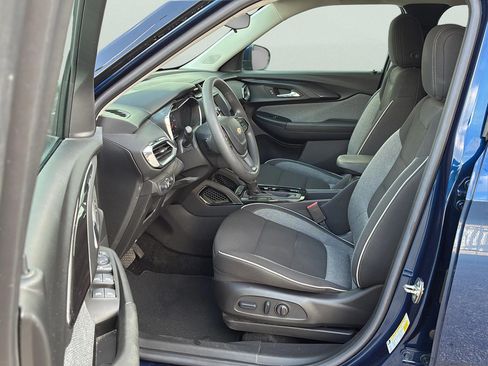 Used 2023 Chevrolet TrailBlazer LT FWD image 25
