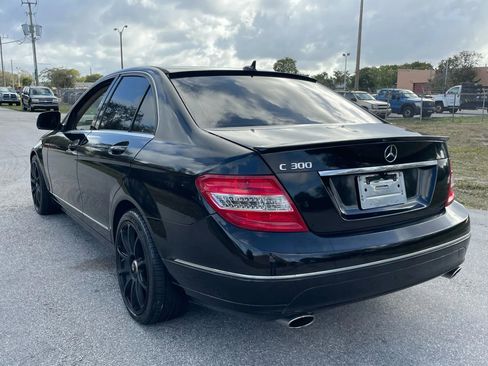 Used 2009 Mercedes-Benz C 300 Sedan image 10