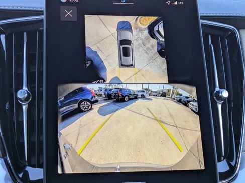 New 2026 Volvo XC90 B6 Plus w/ Protection Package Premier image 28