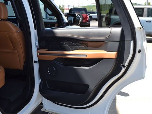 Certified 2024 Ford Expedition Platinum AWD/4WD image 35