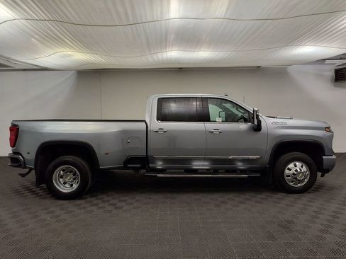 Used 2024 Chevrolet Silverado 3500 High Country w/ High Country Premium Package AWD/4WD image 8