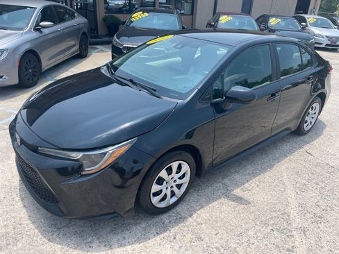 Used 2022 Toyota Corolla LE FWD image 1