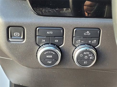 Used 2023 GMC Sierra 1500 Elevation image 14