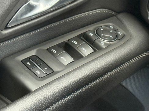 Used 2022 GMC Yukon Denali w/ Advanced Technology Package image 37