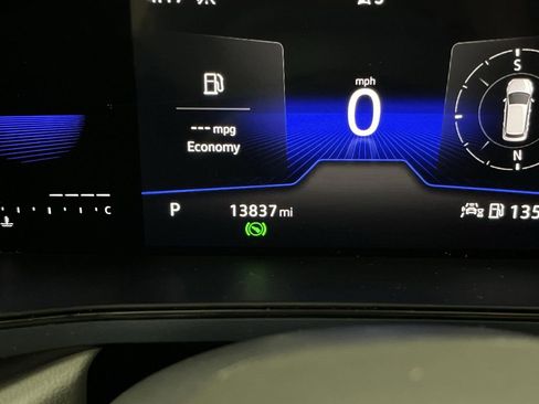 Used 2023 Volkswagen Taos SE w/ Black Wheel Package image 6