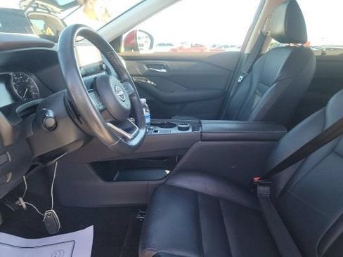 Used 2023 Nissan Rogue SV w/ SV Premium B Package AWD/4WD image 2