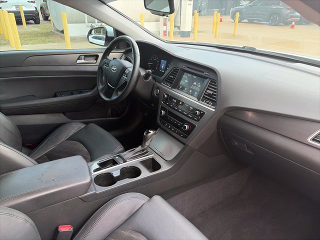 Used 2017 Hyundai Sonata Sport w/ Value Edition Package 02 FWD image 5