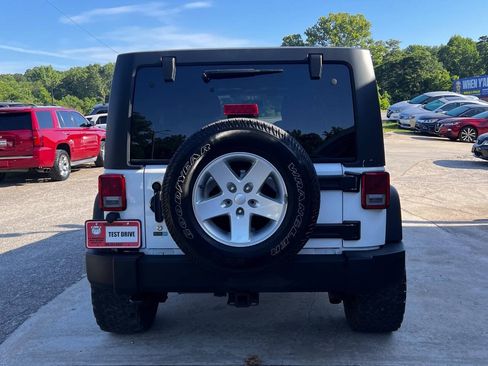 Used 2014 Jeep Wrangler Unlimited Sport w/ Quick Order Package 24S AWD/4WD image 5