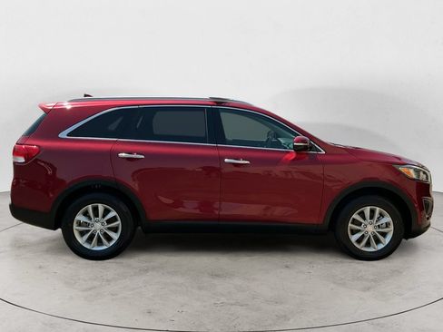 Used 2016 Kia Sorento FWD w/ LX Convenience Package image 4
