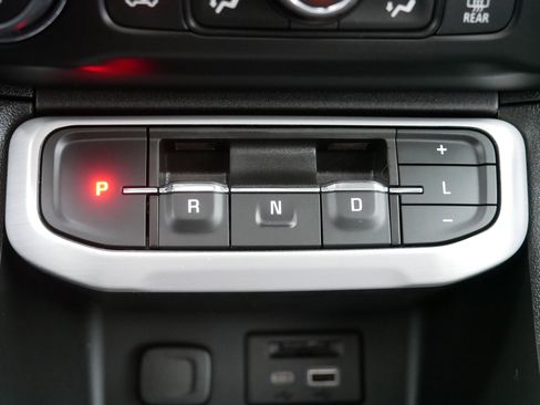 Certified 2023 GMC Acadia SLT w/ Elevation Edition image 24