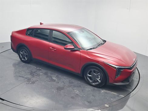 New 2025 Kia K4 LXS image 40