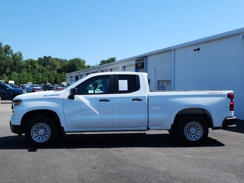Used 2023 Chevrolet Silverado 1500 W/T w/ WT Value Package AWD/4WD image 2