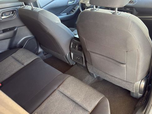 Used 2024 Nissan Rogue SV FWD image 39