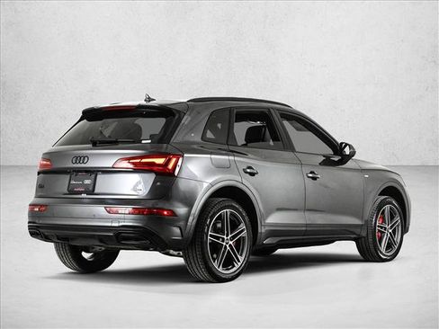 Certified 2025 Audi Q5 e Premium Plus w/ Premium Plus Package image 4
