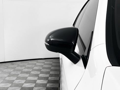 Used 2022 Mercedes-Benz CLA 250 image 11