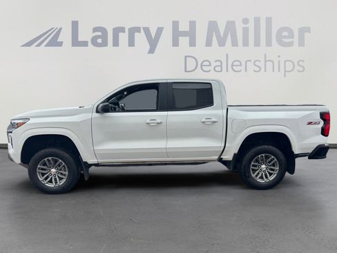 Used 2023 Chevrolet Colorado Z71 w/ Z71 Convenience Package 2 image 2