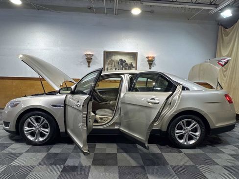 Used 2018 Ford Taurus SE image 11