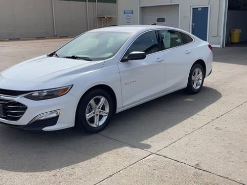 Used 2023 Chevrolet Malibu LS image 4