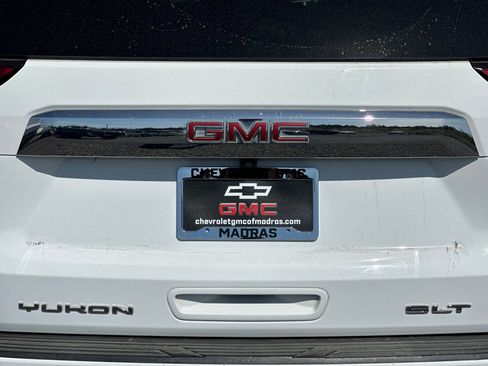 Used 2023 GMC Yukon XL SLT image 49