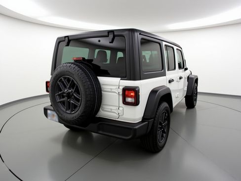 Used 2025 Jeep Wrangler Sport S image 9