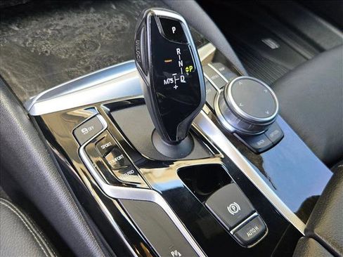 Used 2019 BMW 530i xDrive w/ Convenience Package AWD/4WD image 19