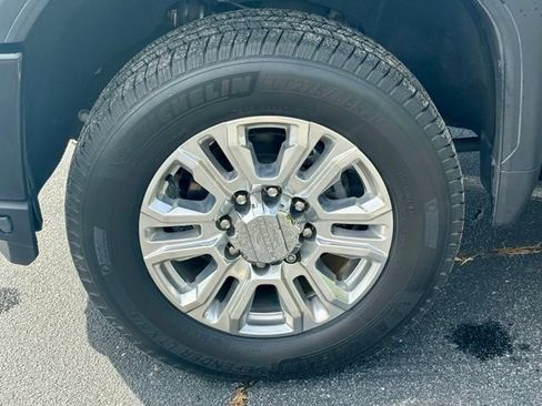 Used 2020 GMC Sierra 2500 Denali w/ Denali Ultimate Package AWD/4WD image 32