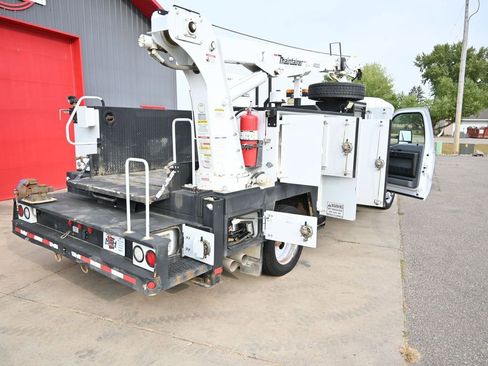 Used 2016 Ford F550 2WD Regular Cab Super Duty image 23