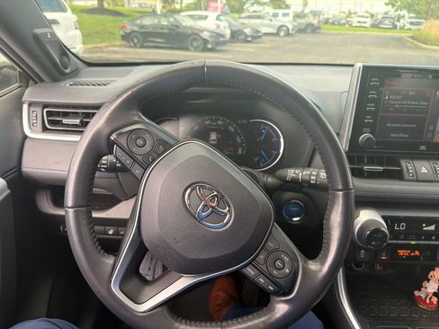 Used 2020 Toyota RAV4 XSE w/ XSE Grade Weather Package AWD/4WD image 25
