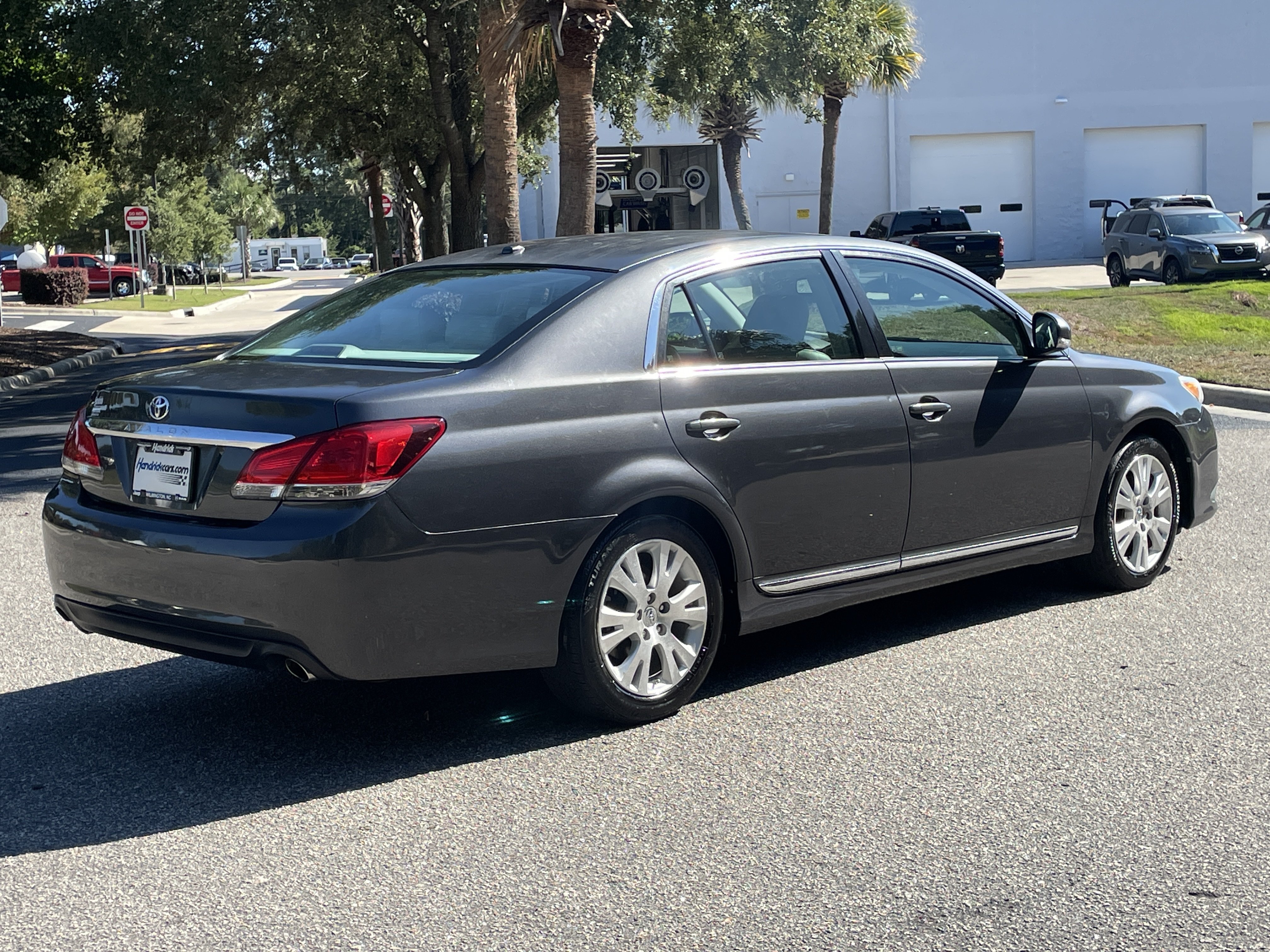 Used 2011 Toyota Avalon FWD image 9