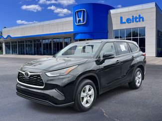 Used 2021 Toyota Highlander L video 1