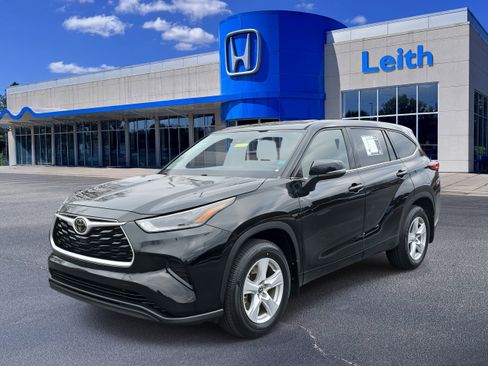 Used 2021 Toyota Highlander L image 1