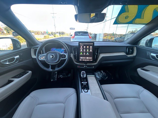 Used 2026 Volvo XC60 B5 Plus AWD/4WD image 17