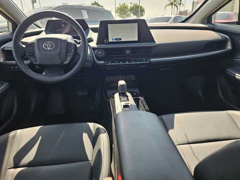 Certified 2026 Toyota Prius XLE FWD image 18