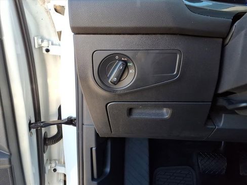 Used 2022 Volkswagen Tiguan S image 17