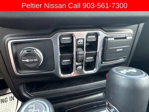 Used 2025 Jeep Wrangler Unlimited Sahara w/ Safety Group AWD/4WD image 16