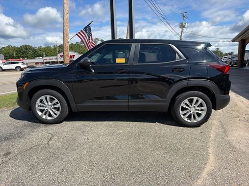 Used 2022 Chevrolet TrailBlazer LS FWD image 1