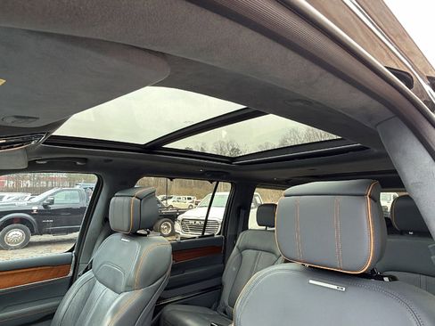 Used 2022 Jeep Grand Wagoneer Series II image 18