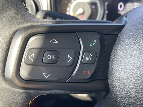 Used 2024 Jeep Gladiator Sport image 13