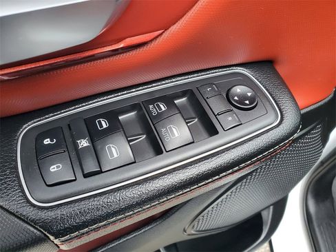 Used 2019 RAM 1500 Rebel image 9