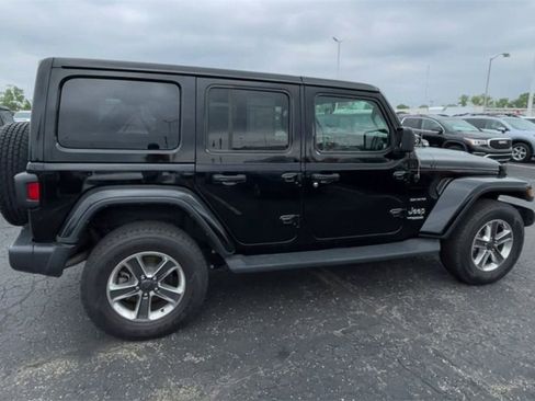 Used 2022 Jeep Wrangler Unlimited Sahara image 2