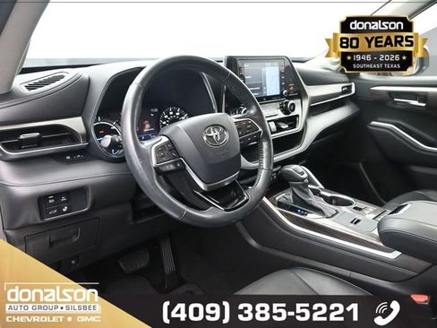 Used 2021 Toyota Highlander Limited image 8