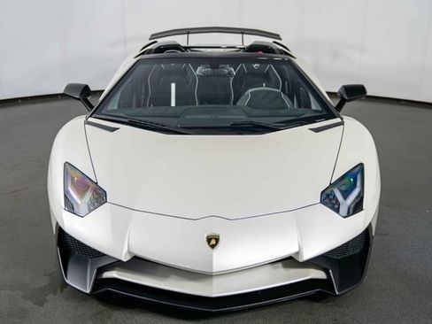 Used 2016 Lamborghini Aventador LP 750-4 Superveloce AWD/4WD image 3