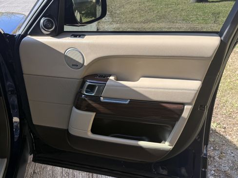 Used 2014 Land Rover Range Rover HSE image 36