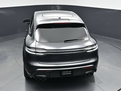 Certified 2025 Porsche Macan AWD/4WD image 19