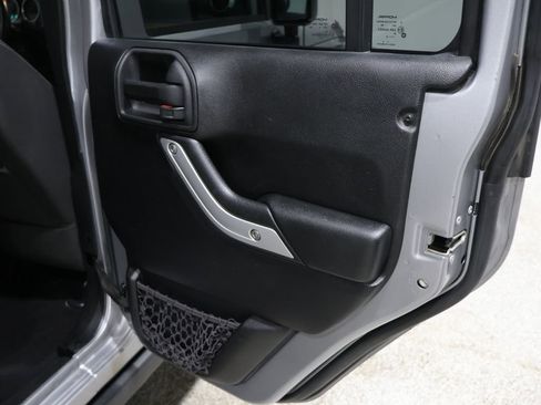 Used 2014 Jeep Wrangler Unlimited Rubicon w/ Connectivity Group image 21